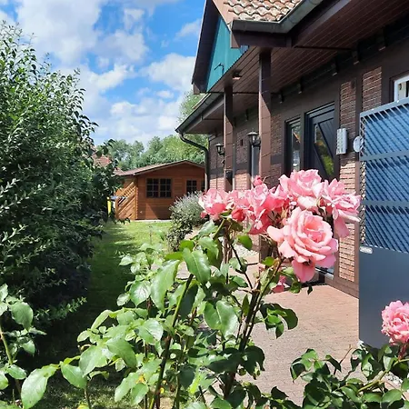 Ferienhaus Sasse Ferienwohnungen Mit Garten & Grill Molschow Exterior photo